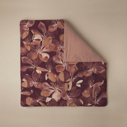 Zelesta Comfort Design Nahtlose Bettdecke - Oversized Flower Blush Red