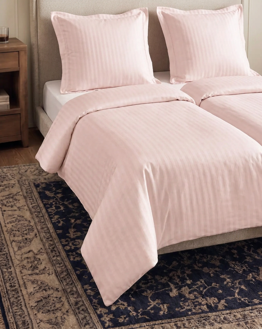 Zelesta Deluxe Hotel Stripe Nahtlose Baumwollsatin Bettdecke - Rosa