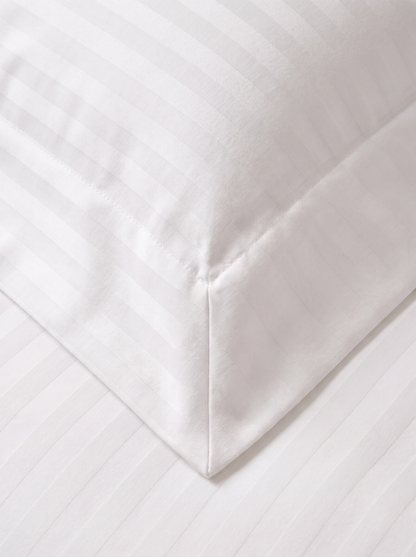 Zelesta Deluxe Hotel Stripe Nahtlose Baumwollsatin Bettdecke - Weiß