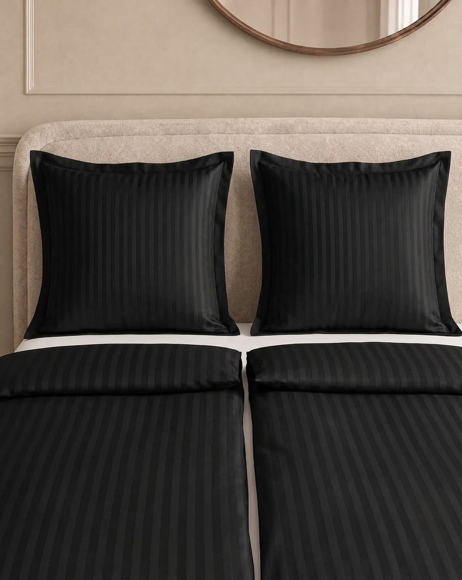 Zelesta Deluxe Hotel Stripe Nahtlose Baumwollsatin Bettdecke - Schwarz