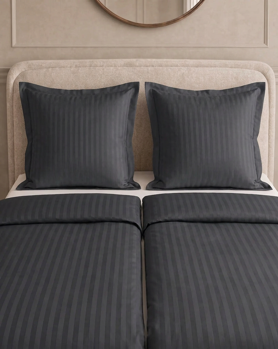 Zelesta Deluxe Hotel Stripe Nahtlose Baumwollsatin Bettdecke - Anthrazit