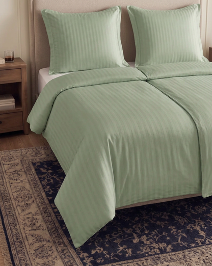Zelesta Deluxe Hotel Stripe Nahtlose Baumwollsatin Bettdecke - Grün