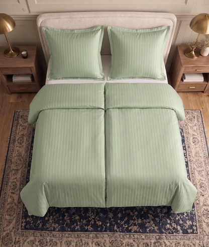 Zelesta Deluxe Hotel Stripe Nahtlose Baumwollsatin Bettdecke - Grün