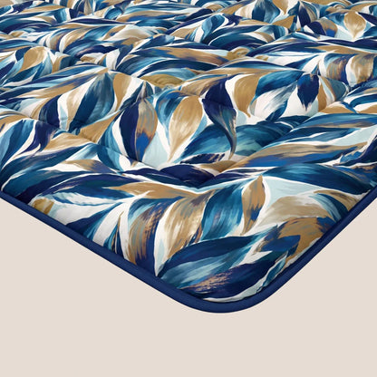 Zelesta Deluxe Design Baumwollsatin Bettdecke - Blue Multicolor Leaves