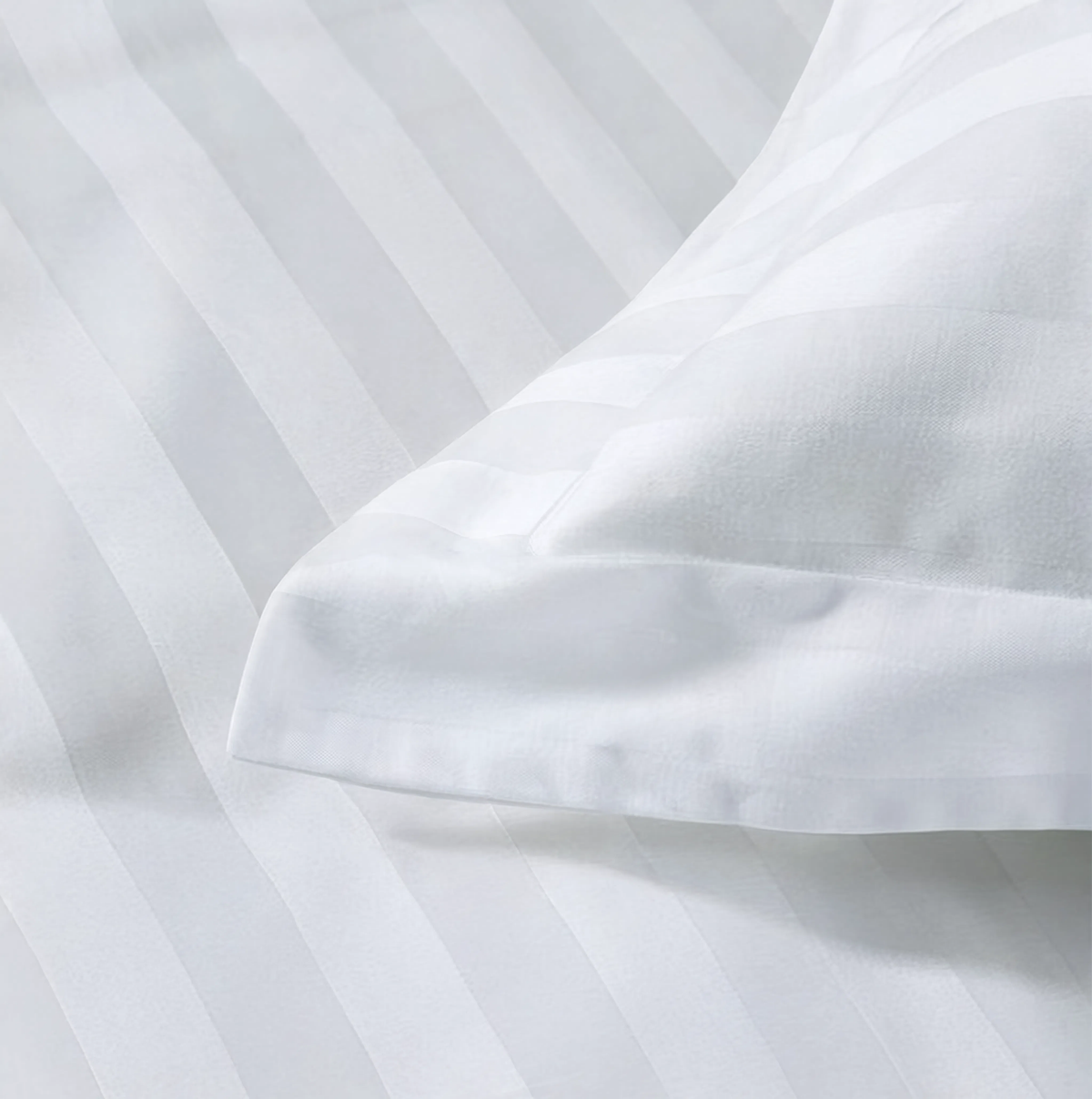 Zelesta Deluxe Hotel Stripe Baumwollsatin Bettdecke - Weiß