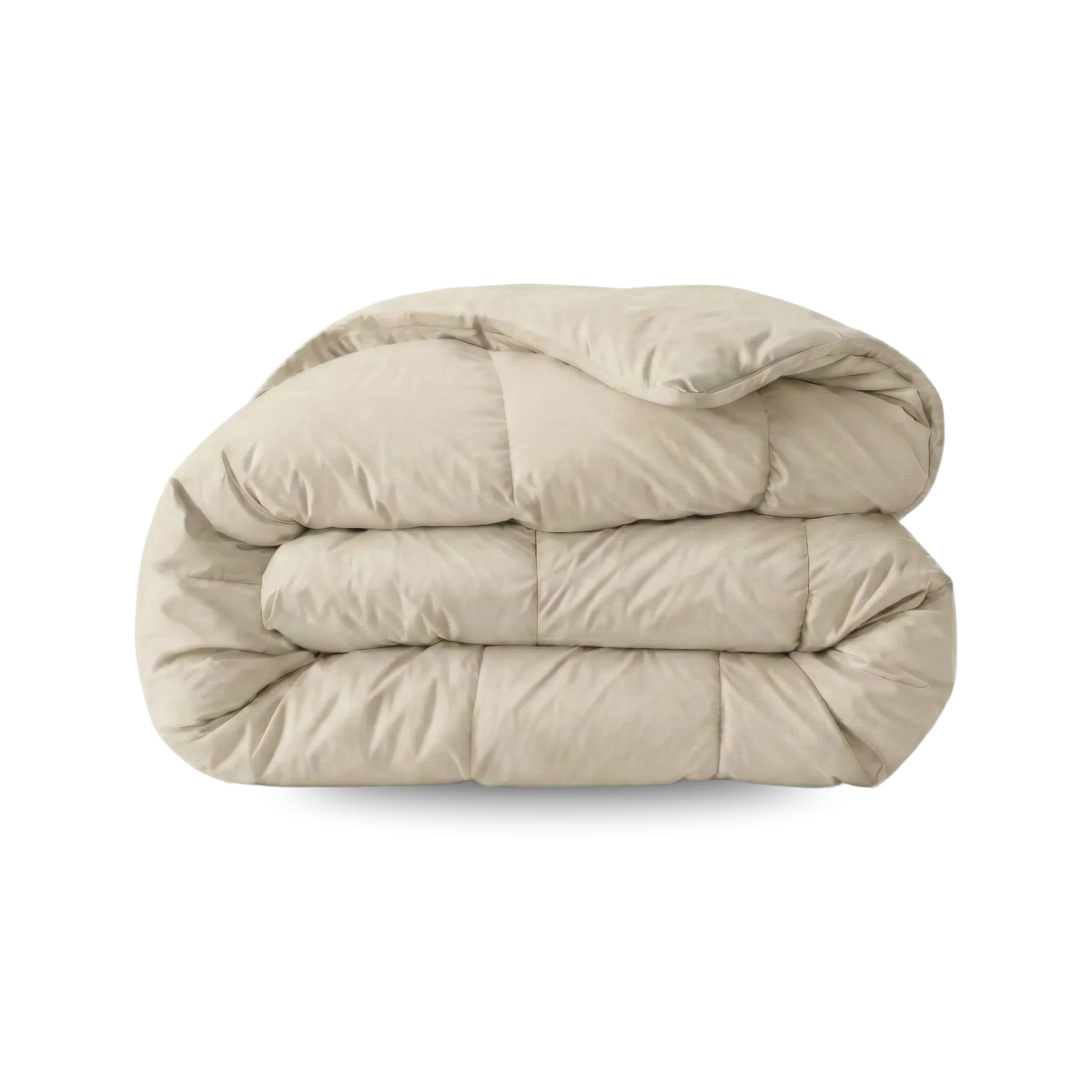 Das Zelesta Wonderbed Baumwolle - Desert Sand ist eine ordentlich gefaltete beige Mikrofaser Bettdecke mit einem gesteppten Design, ideal als antiallergische Bettdecke, auf einem schlichten weißen Hintergrund.