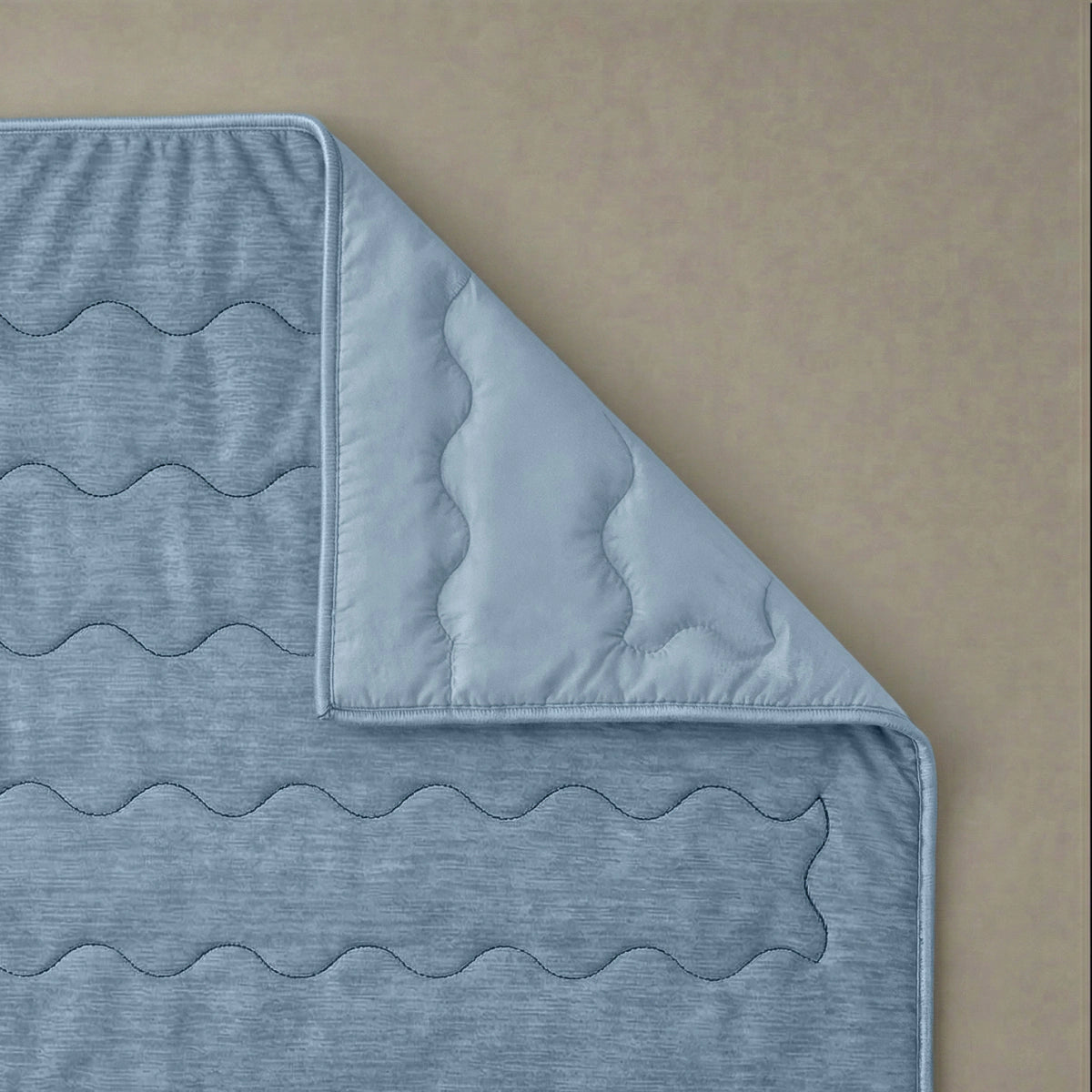 Zelesta Special Cooling Blend Sommerbettdecke - Sanftes Blau