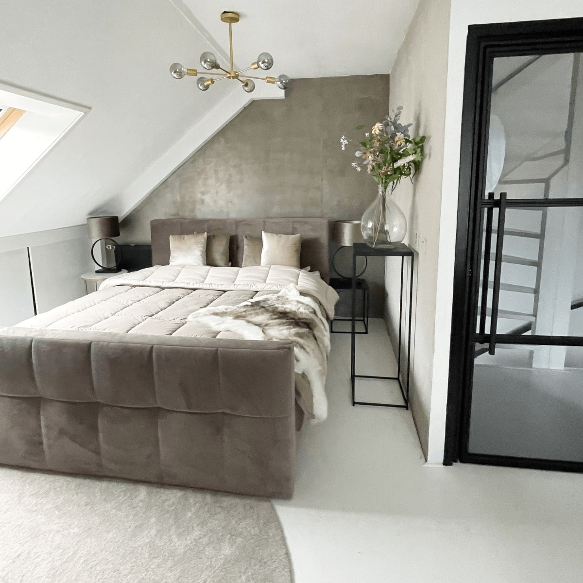 Zelesta Easybed light luxe bedroom style pinterest quilt